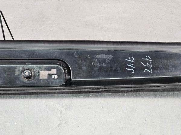 2003-09 Hummer H2 High Mounted Center 3rd Brake Light Plastic Housing Trim11