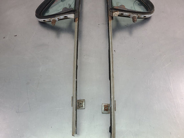 1973-79 Ford Bronco Front Door Vent Glass Pair, Left / Right - OEM11
