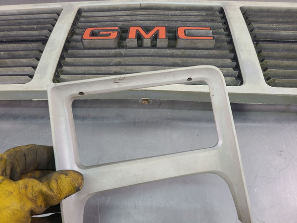 1985-88 GMC Truck, Blazer, Suburban Front Grille Assembly w/ RH Headlight Bezel8