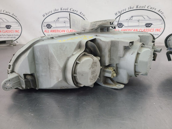 2004-06 GTO Factory Headlight Head Lamp Pair, Left / Right, Nice! - OEM18