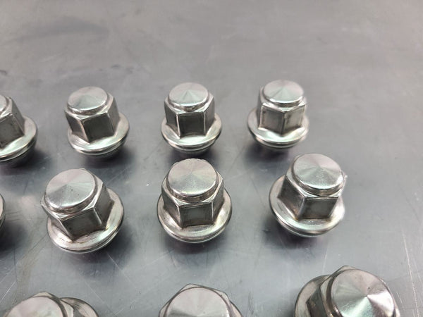 2019 Mustang GT350R Carbon Wheel Conical Complete Lug Nut Set of 20, 8k Miles3