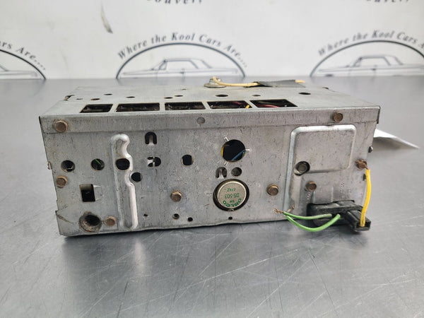 1968 Chevrolet Chevelle Original Push Button Radio, #7303131 w/ Knobs11