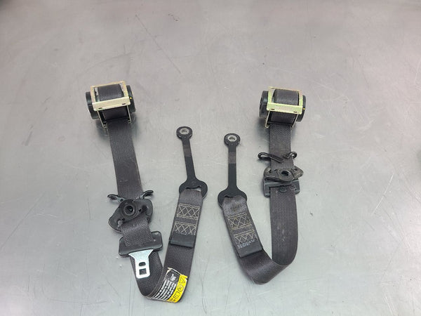 2004-06 GTO Front Seat Belt Retractor Set, LH / RH, Black - OEM0