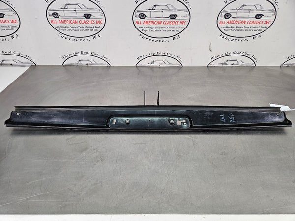 2003-09 Hummer H2 High Mounted Center 3rd Brake Light Plastic Housing Trim8