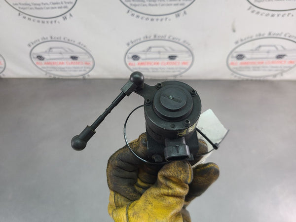 2005 Cadillac XLR Right Front Suspension Ride Sensor Assembly, RH - OEM1
