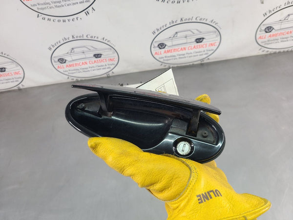 2000-04 C5 Corvette Exterior Door Handle Assembly, Black, Left Driver Side5
