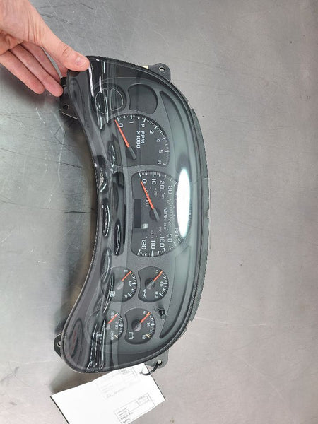 2003-05 Chevy GMC Truck Instrument Cluster Speedometer Gauge Assembly, #151146491