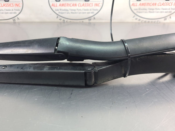 2005-13 C6 Corvette Windshield Wiper Arm Pair, Left / Right, w/ Washer Hoses2