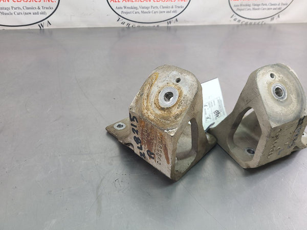 1997-04 C5 Corvette LS1 Engine Mount / Motor Stand Pair, LH/RH - OEM3