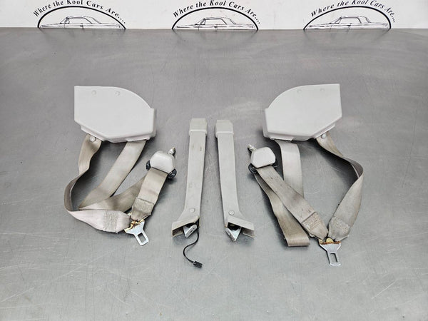1992-99 Chevy Suburban Front Bucket Seat, Seat Belt Retractor and Buckle Set0