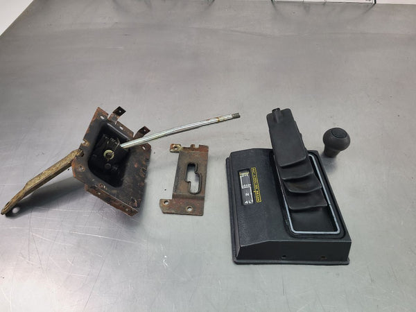 1981-91 Chevy Suburban Transfer Case Shifter Assembly w/ Bezel, Knob, Black0