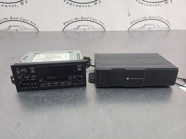 1997-02 Plymouth Prowler Radio Receiver / Head Unit w/ CD Changer Assembly0