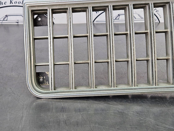 1986-90 Caprice Front Grille Assembly, Nice! #14081651 - OEM GM2