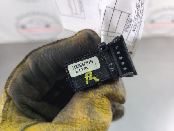 2005-13 C6 Corvette Passenger Right Door, Door Lock Button Control Switch - OEM1