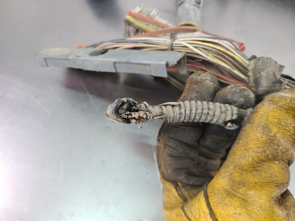 2001 C5 Corvette LS1 / 4L60E Engine Wiring Harness, Damage @ ECM Connector!9