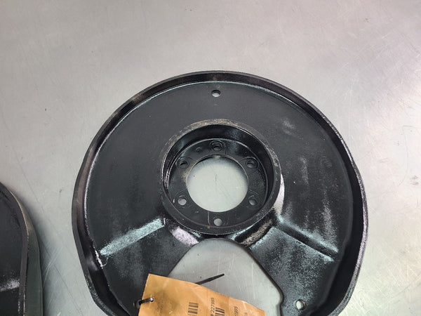 Dana 44 / 10 Bolt Rear End Disc Brake Backing Plate Pair, Left and Right - OEM4