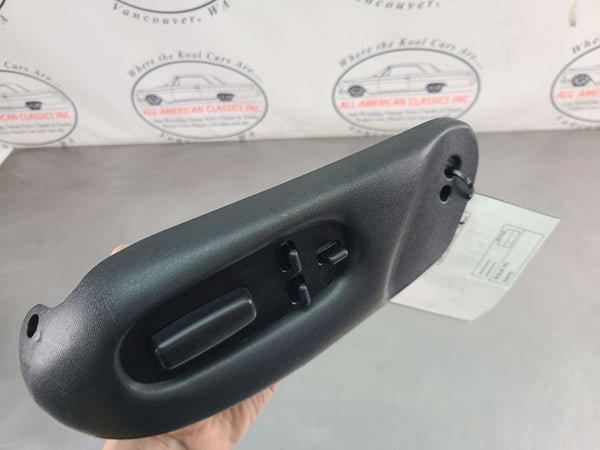 1997-04 C5 Corvette RH Right Side Sport Seat Control Switch w/ Bezel Trim - OEM5