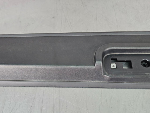2003-09 Hummer H2 High Mounted Center 3rd Brake Light Plastic Housing Trim2
