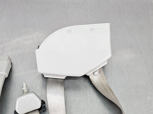 1992-99 Chevy Suburban Front Bucket Seat, Seat Belt Retractor and Buckle Set1