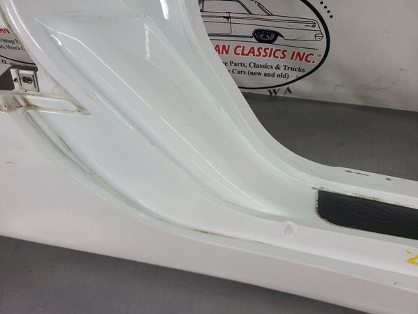 1997-04 C5 Corvette Right Side Rocker Aperture Panel Moulding, Speedway White4