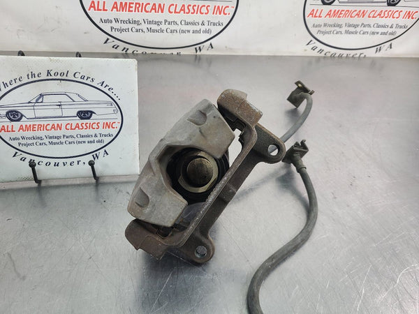 1997-04 C5 Corvette Base Brake Caliper Complete Set w/ Brackets - OEM5