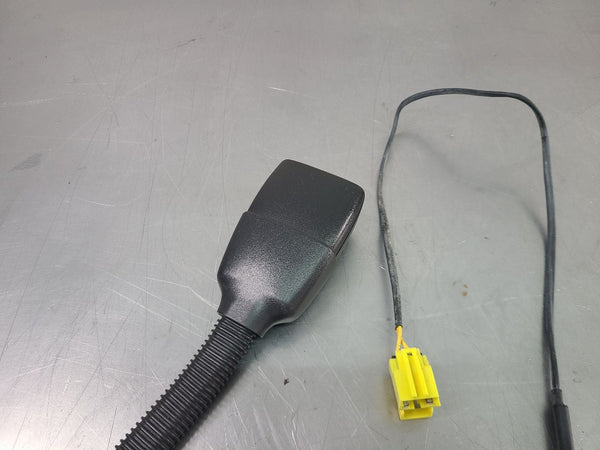 2004-05 Cadillac XLR Seat Belt Buckle Pretensioner Right Passenger Side RH Black1