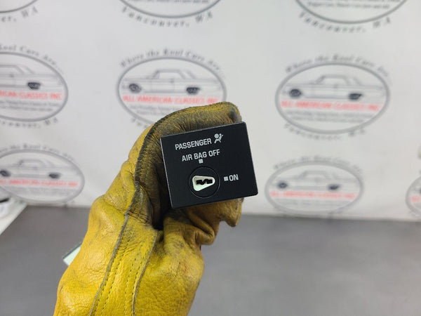 2005-13 C6 Corvette Front Dash Passenger SRS Control Switch, #152567910