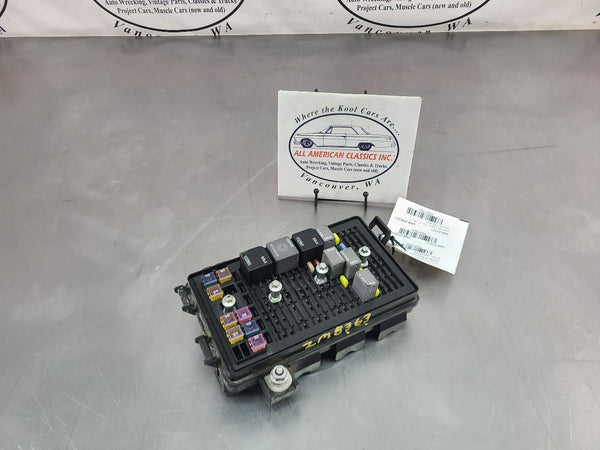 2005-07 C6 Corvette Engine Bay Fuse Box Assembly - OEM0