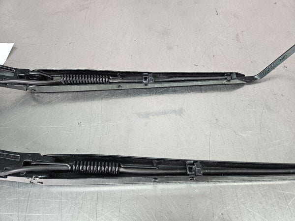 2005-13 C6 Corvette Windshield Wiper Arm Pair w/ Tubing, Left and Right - OEM5