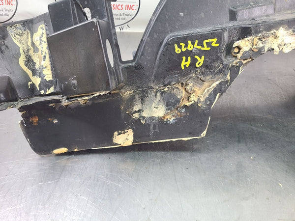 2004-09 Cadillac XLR Right Passenger Side Inner Fender Assembly, RH - OEM2
