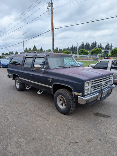 1986 Chevrolet Suburban 1/2 Ton 4x4 Auto, Blue, Stock #130488