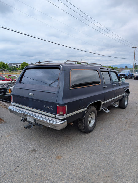 1986 Chevrolet Suburban 1/2 Ton 4x4 Auto, Blue, Stock #130488