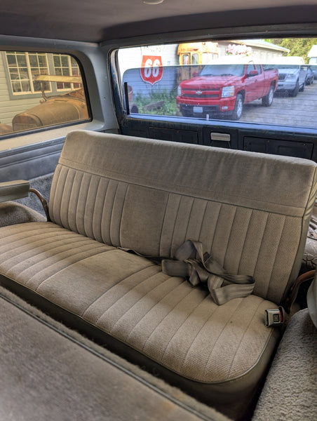 1986 Chevrolet Suburban 1/2 Ton 4x4 Auto, Blue, Stock #130488