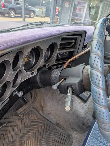 1986 Chevrolet Suburban 1/2 Ton 4x4 Auto, Blue, Stock #130488