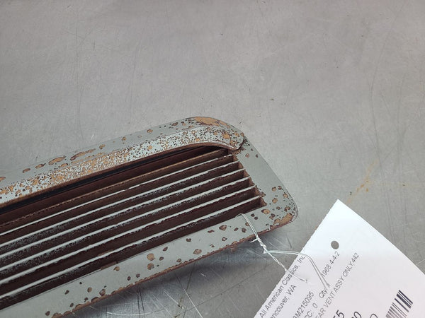 1968 442 Oldsmobile Cutlass Engine Hood Rear Vent Louver Grill w/ Upper Moulding3