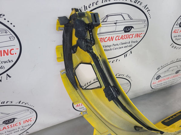 2005 C6 Corvette Left Side Rocker / Aperture Panel Moulding, Millennium Yellow18