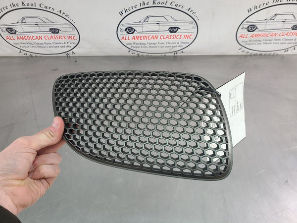2004-06 GTO Front Right Passenger Side Kidney Grille Insert - OEM3
