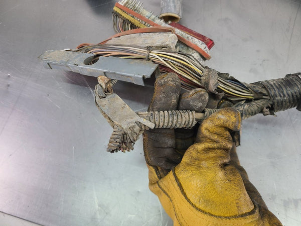 2001 C5 Corvette LS1 / 4L60E Engine Wiring Harness, Damage @ ECM Connector!8