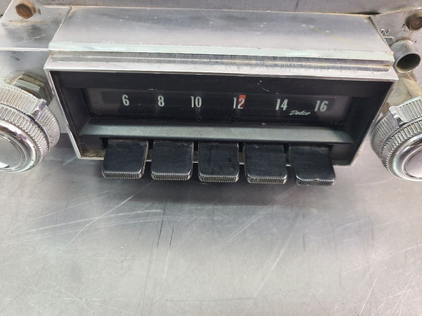 1968 Chevrolet Chevelle Original Push Button Radio, #7303131 w/ Knobs6