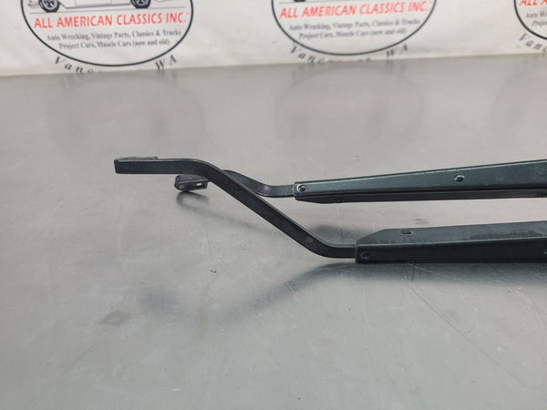 2005-13 C6 Corvette Windshield Wiper Arm Pair, Left / Right, w/ Washer Hoses4