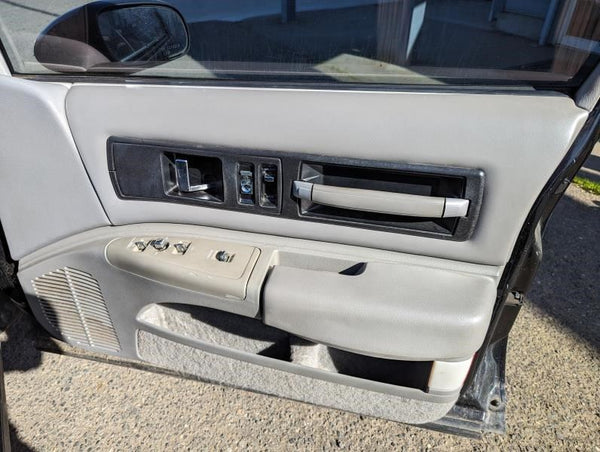 1994-96 Impala SS Driver Left Rear Quarter Panel Lower Rocker Moulding Trim11