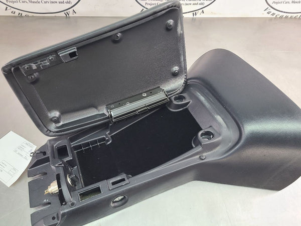 1997-04 C5 Corvette Center Floor Console Assembly w/ Lid, Black12