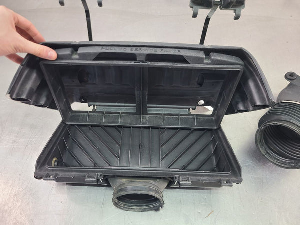 1997-2000 C5 Corvette Factory Air Cleaner Box Assembly w/ Straps and Duct Bridge8