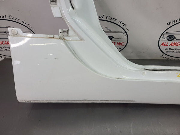 1997-04 C5 Corvette Right Side Rocker Aperture Panel Moulding, Speedway White5