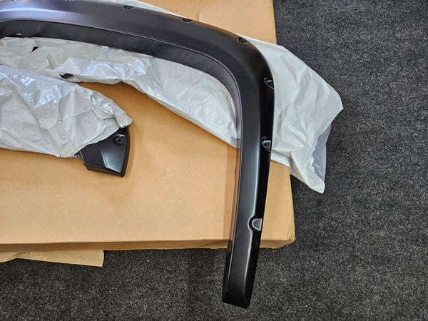 2007-14 Chevrolet Silverado EGR Bolt On Fender Flare Set, 19299831, NIB, OEM GM1