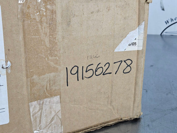 2007 Chevy Tahoe, Avalanche, Suburban NOS Upper / Lower Grille Kit, #191562789