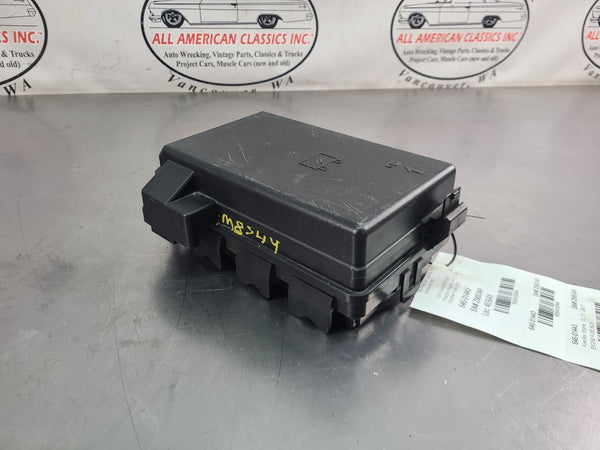 2004-05 Cadillac XLR Engine Bay Fuse Box Assembly - OEM4