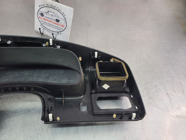 2005-07 Ford F250SD Front Dash Instrument Cluster / Radio Bezel Trim Surround12