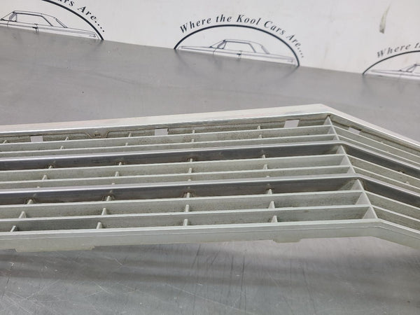 1970 Impala, Caprice Upper Front Grille Assembly - OEM4