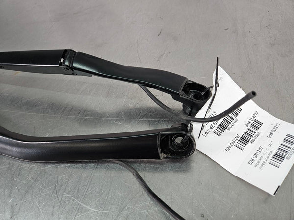 2005-13 C6 Corvette Windshield Wiper Arm Pair w/ Tubing, Left and Right - OEM1